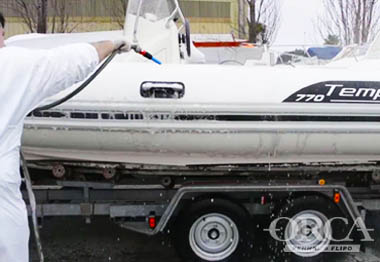 Cleaning rigid inflatable boat - Tempest - Capelli